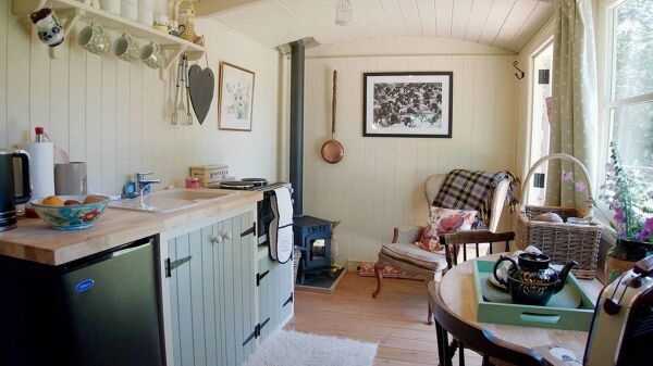 Cwt Gwyrdd campsite in Crymch, Pembrokeshire
