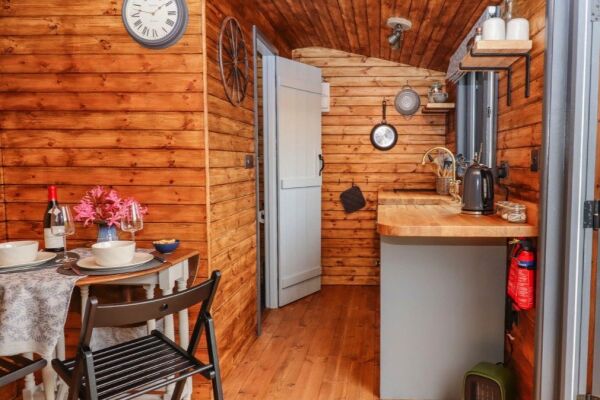 Orchard Hideaway campsite in Exeter, Devon