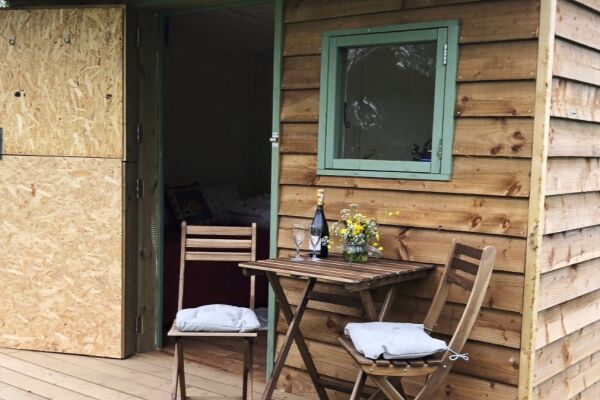 D'Oyleys Farm Wild Camping campsite in Stadhampton, Oxfordshire